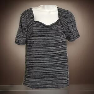 Sixteen Juniors M Gray Knit Top Lightweight Stretch Short Sleeve No Belt